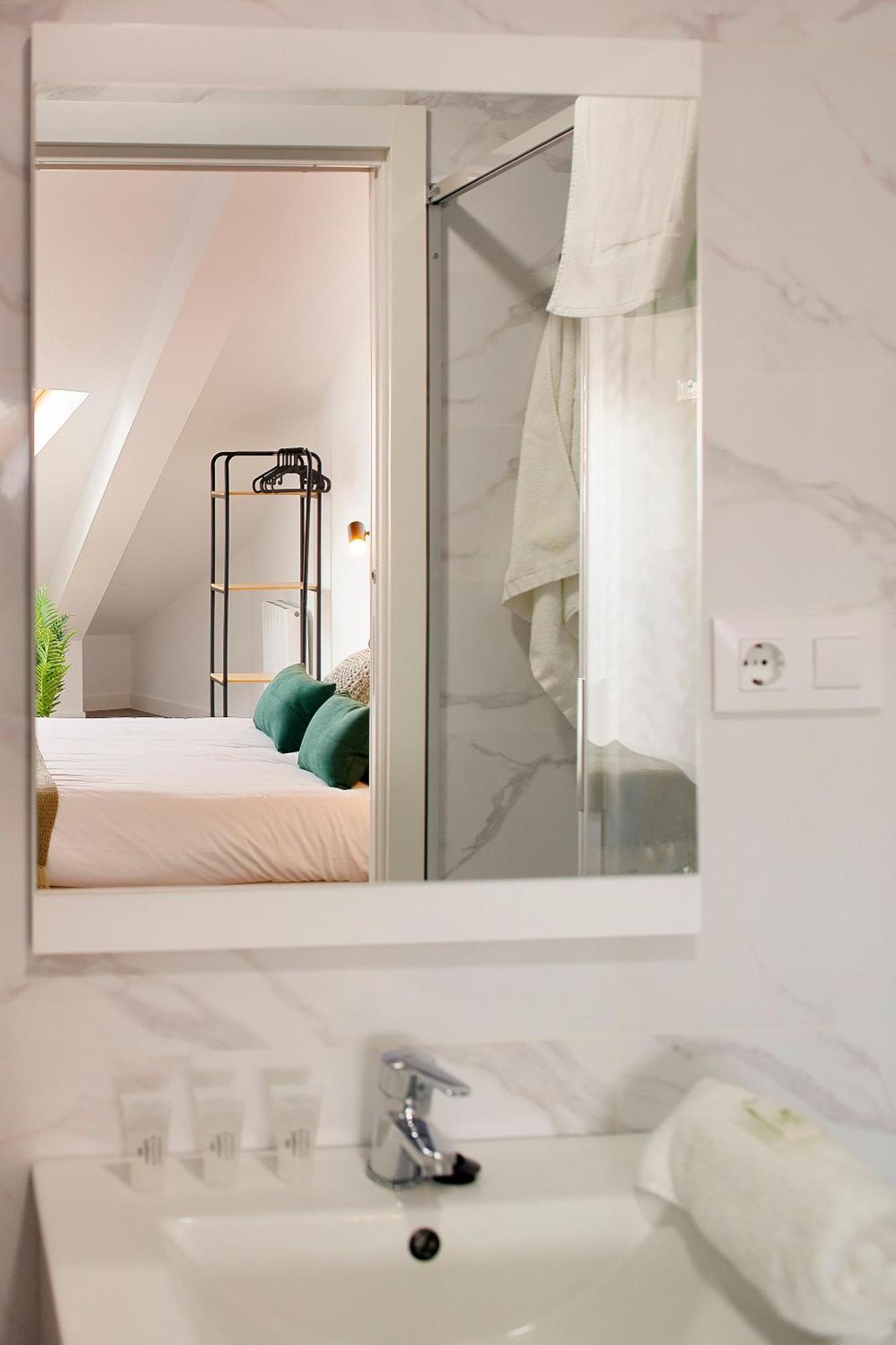 Apartamentos Sobrecantu Oviedo Kültér fotó